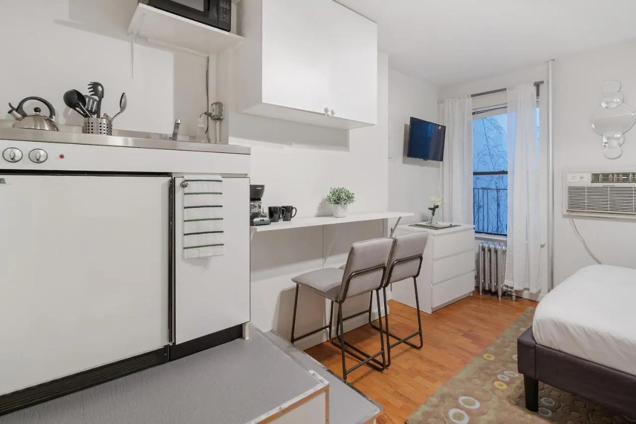 הקונטקטים של Elevate Apartments At Times Square